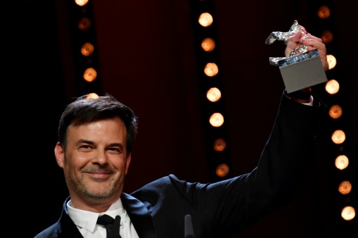 Ozon saura mardi si son film "Grâce à Dieu" sort bien mercredi.