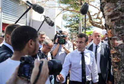 Macron achève son voyage agité à la Réunion après des annonces d'aides à l'emploi.jpg