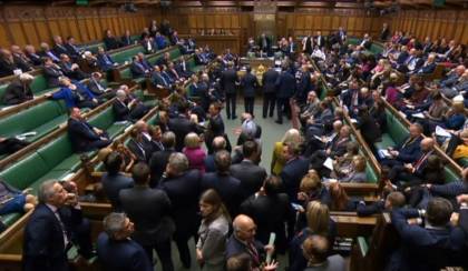 Les députés britanniques plébiscitent la tenue de législatives anticipées le 12 décembre.jpg