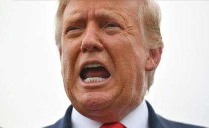 Trump se débat face à un livre explosif.jpg