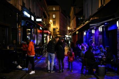 Paris en état d'alerte maximale mais les restaurants restent ouverts.jpg