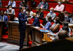 Vaccination, pass: les députés se rebiffent et prolongent les débats