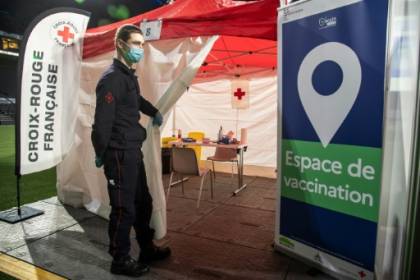 Véran défend l'ouverture de la vaccination, les indicateurs s'améliorent.jpg