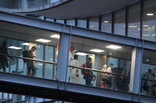 Arrivée à Paris des premiers Afghans exfiltrés de Kaboul par la France