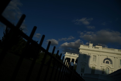 Une guerre entre démocrates paralyse les plans Biden au Congrès américain