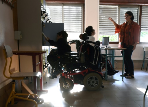 "On est vraiment en colère !" : le ras-le-bol des accompagnants d'élèves handicapés à l'école