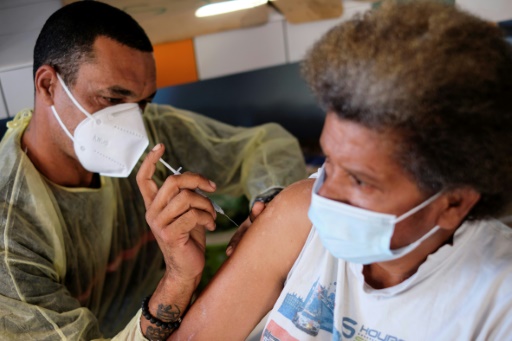 Au cœur des tribus kanak, une vaccination pédagogique et de proximité