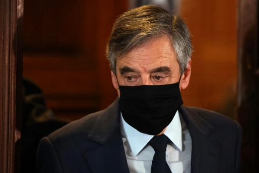 A son procès en appel, François Fillon défend la présence locale "essentielle" de son épouse