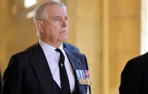 Menacé de procès, le prince Andrew perd ses titres militaires