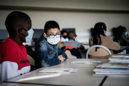 Le port du masque à l'école primaire à nouveau obligatoire en France.jpg