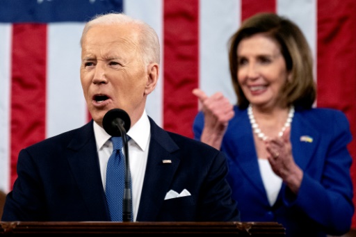Biden s'attaque au "dictateur" Poutine qui intensifie son offensive en Ukraine