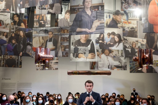 Macron inaugure le 19M, nouveau lieu des métiers de la mode