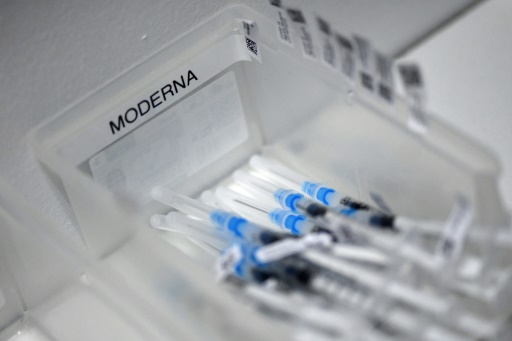 Moderna se lance à l'assaut de virus négligés, appelle à la coopération mondiale