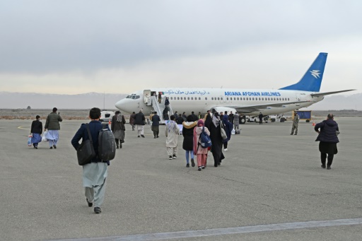 Afghanistan : les femmes ne peuvent plus voyager seules en avion