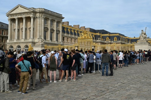 Le tourisme "refleurit" au château de Versailles, malgré l'absence des Chinois