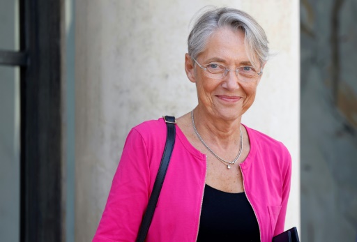 Elisabeth Borne fait son entrée à Matignon