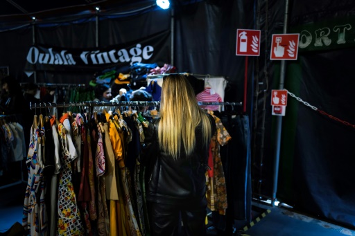 Au Salon de la friperie, entre recherche de la pièce unique et démarche éco-responsable