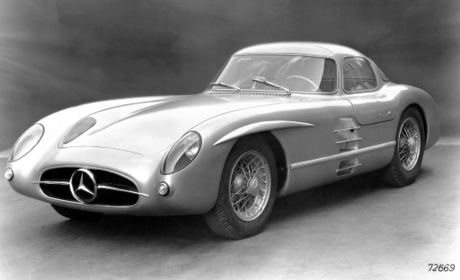Une Mercedes de 1955 vendue 135 millions d'euros, record mondial pour une voiture aux enchères