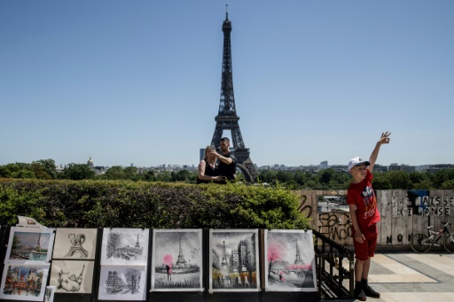 Malgré la reprise, "encore une année difficile" pour la tour Eiffel