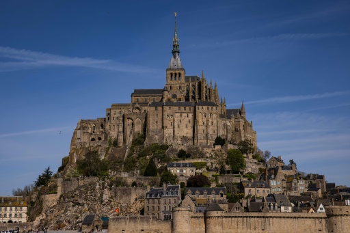 Au Mont-Saint-Michel, la pénurie de main d’oeuvre plombe la restauration