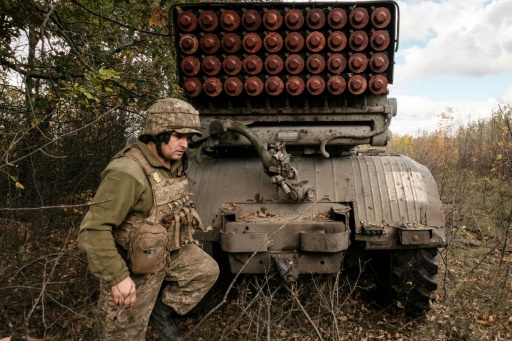 Ukraine : Zelensky revendique des avancées "puissantes" et remercie Biden