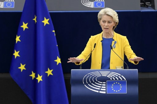Sur le départ pour Kiev, von der Leyen promet une réforme "profonde" du marché de l'électricité
