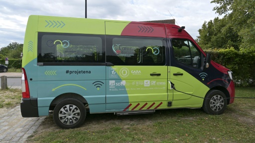 Loin des villes, une navette autonome tente sa chance en milieu rural