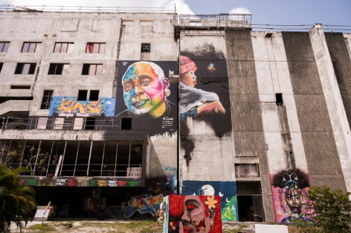 En Guadeloupe, l'avenir du Centre des arts, occupé, en question