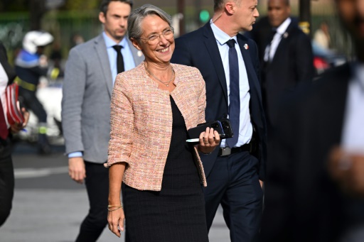 Budget : Elisabeth Borne face aux motions de censure Nupes et RN