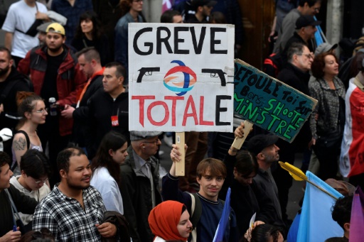 Carburants : la grève s'étend à d'autres secteurs, les syndicats dans la rue