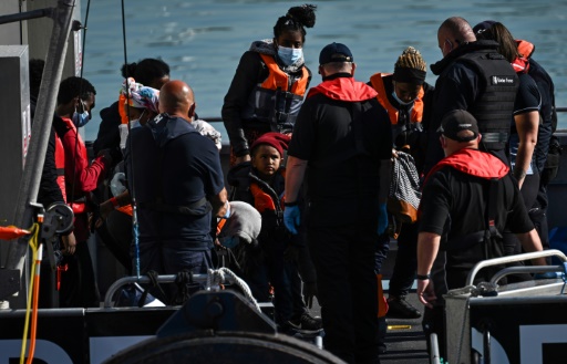 Royaume-Uni : plus de 1.300 traversées illégales de la Manche en une journée, du jamais vu