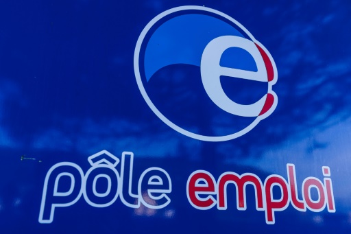 Le nombre de chômeurs en France en baisse de 2,1% en novembre, selon la Dares