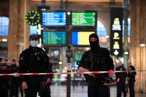 Six blessés gare du Nord à Paris, l'identification du suspect toujours en cours