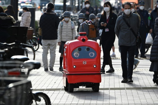 Japon : feu vert imminent pour des robots livreurs "aimables"