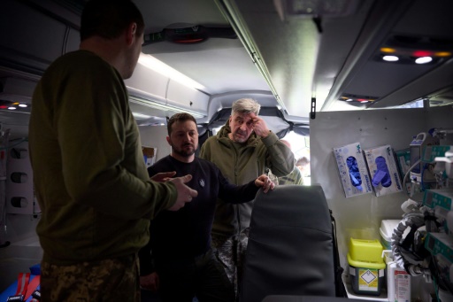 Ukraine : Zelensky sur le front, Poutine en zone occupée