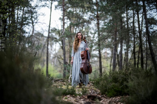 Olivia Gay, violoncelliste écolo qui fait le tour de France des forêts