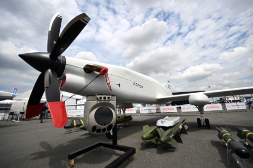 Les drones en stars du salon du Bourget
