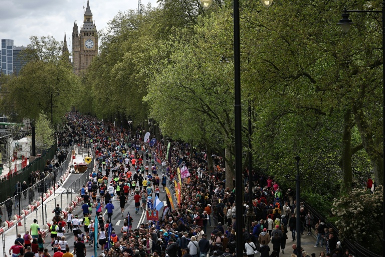 Au marathon de Londres, des histoires bouleversantes et insolites