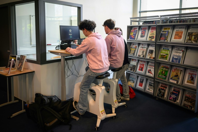 Dans un lycée breton, pour lutter contre la sédentarité, on pédale en cours