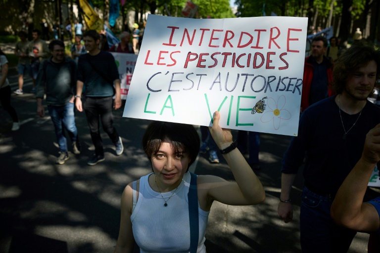 Pesticides : l'agence sanitaire alerte sur des effets néfastes pour la santé des jeunes enfants