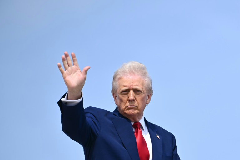 "A l'instinct" : les 100 jours d'un Trump sans garde-fou