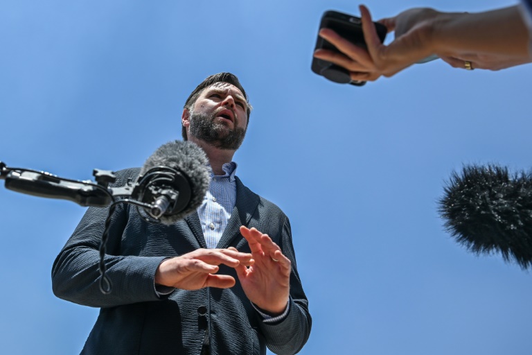 Attaque meurtrière de missiles russes sur Kiev, Trump s'en prend à Zelensky