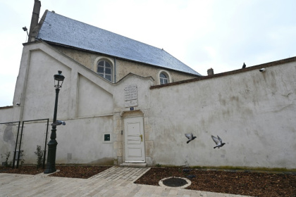 L'entrée de la synagogue d'Orléans, le 23 mars 2025