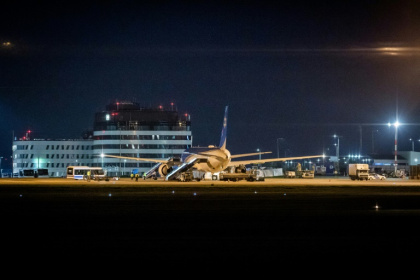 L'avion du Premier ministre israélien Benjamin Netanyahu sur le tarmac de l'aéroport de Budapest, le 3 avril 2025 en Hongrie