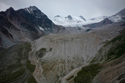 Le glacier Adygene, dans la chaîne de montagnes du Tian Shan, au Kirghizstan, le 7 juillet 2024