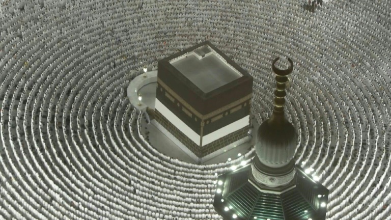Des fidèles affluent à La Mecque pour le pèlerinage du hajj, en pleine chaleur
