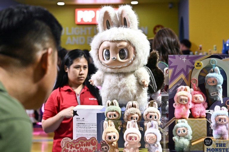 Déception pour les fans britanniques des peluches Labubu, retirées des rayons