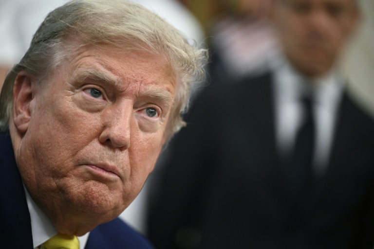 Septième nuit de frappes sur l'Iran, Trump n'exclut pas une intervention américaine