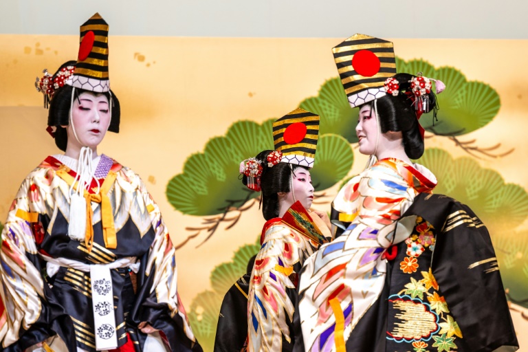 A Tokyo, un spectacle réunit les geishas autour d'un art en voie de disparition