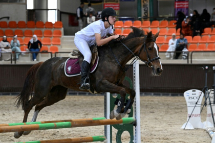 Un cavalier participe à une compétition à Dimas, au nord-ouest de Damas, le 9 mai 2025. - LOUAI BESHARA (AFP)